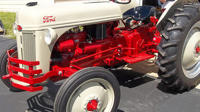 Arthurs Tractors Specializing In Vintage Ford Tractor Parts Repair And Restorations